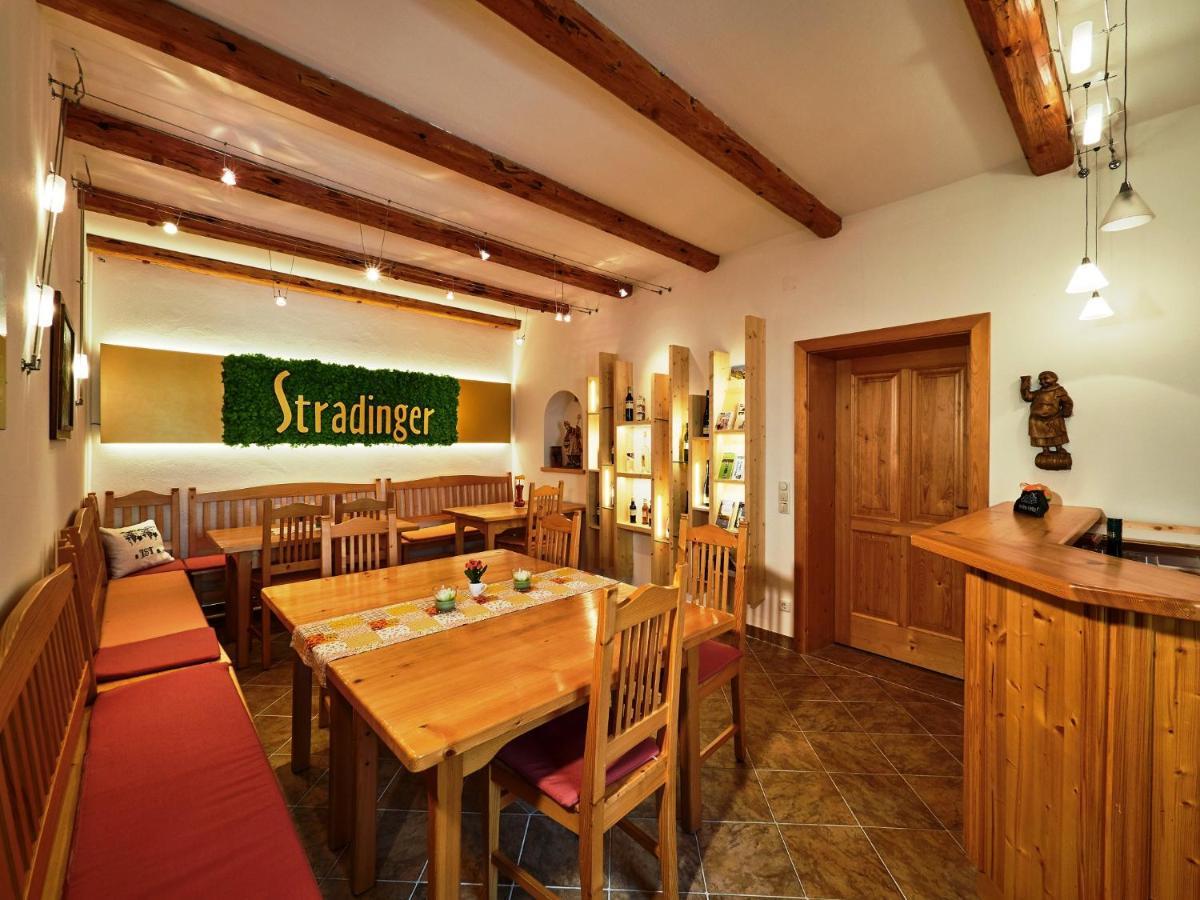 Asbacher Klosterkeller Stratzing Eksteriør bilde